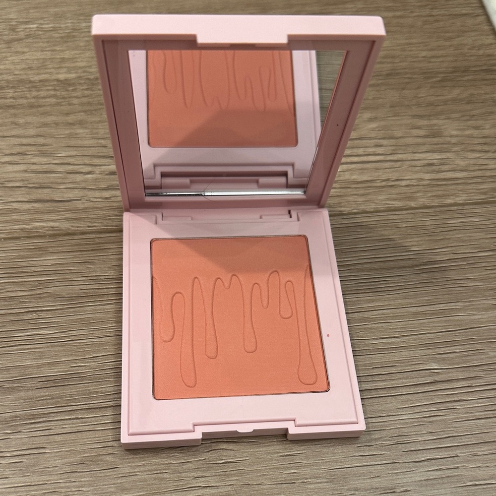 New - Kylie Cosmetics Blush Powder in Soft Pink